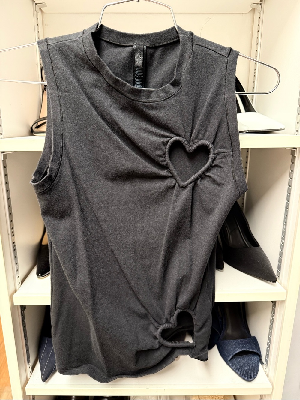 SKIMS Sleeveless Black Heart Cutout Tank Top - Picture 4 of 8